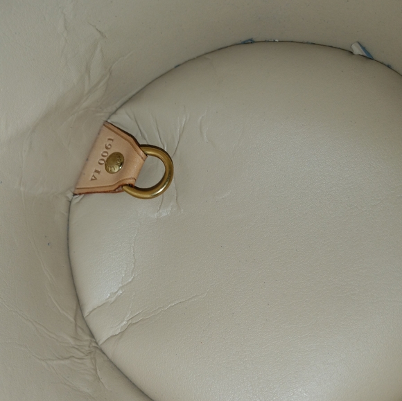 Authentic Louis Vuitton Vernis Bag - Picture 11 of 11